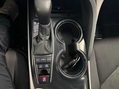 2020 Toyota Camry Hybrid LE