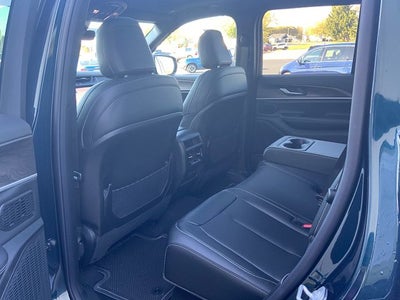2027 Jeep Grand Cherokee GRAND CHEROKEE LIMITED 4X4