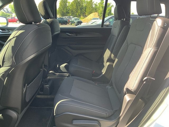 2026 Jeep Grand Cherokee GRAND CHEROKEE L LAREDO X 4X4