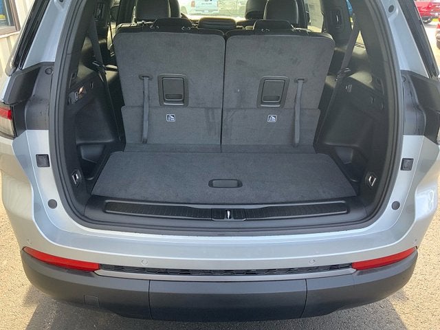 2026 Jeep Grand Cherokee GRAND CHEROKEE L LAREDO ALTITUDE 4X4