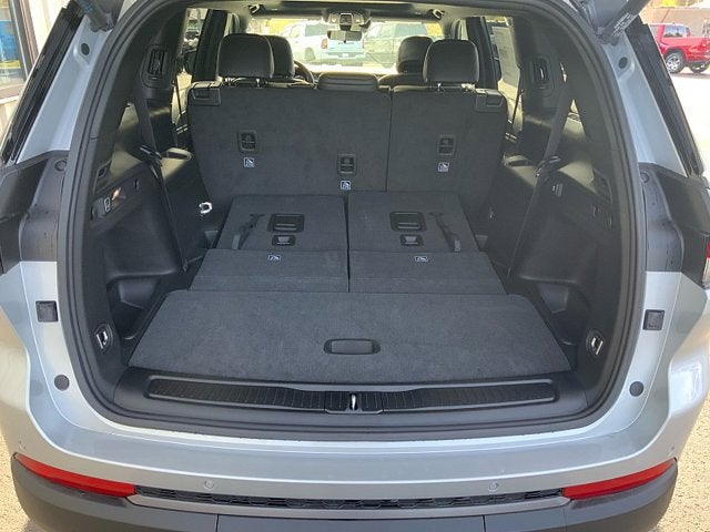 2026 Jeep Grand Cherokee GRAND CHEROKEE L LAREDO ALTITUDE 4X4