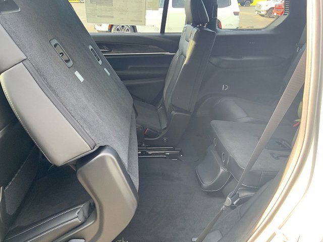 2026 Jeep Grand Cherokee GRAND CHEROKEE L LAREDO ALTITUDE 4X4