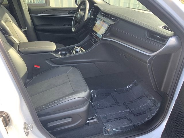 2026 Jeep Grand Cherokee GRAND CHEROKEE L LAREDO ALTITUDE 4X4