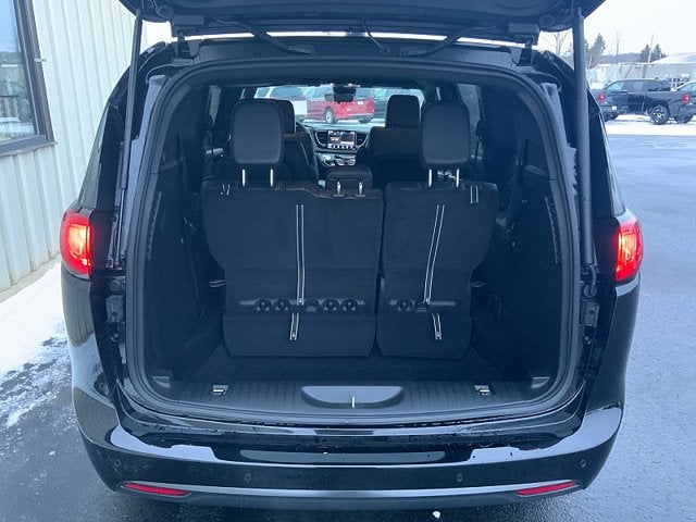 2026 Chrysler Voyager VOYAGER LX