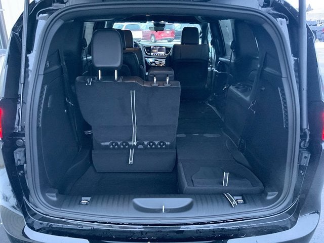 2026 Chrysler Voyager VOYAGER LX