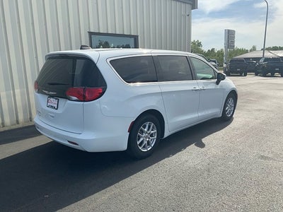 2023 Chrysler Voyager LX