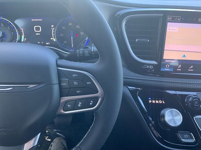 2027 Chrysler Pacifica PACIFICA SELECT AWD