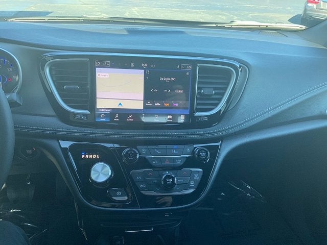 2027 Chrysler Pacifica PACIFICA SELECT AWD