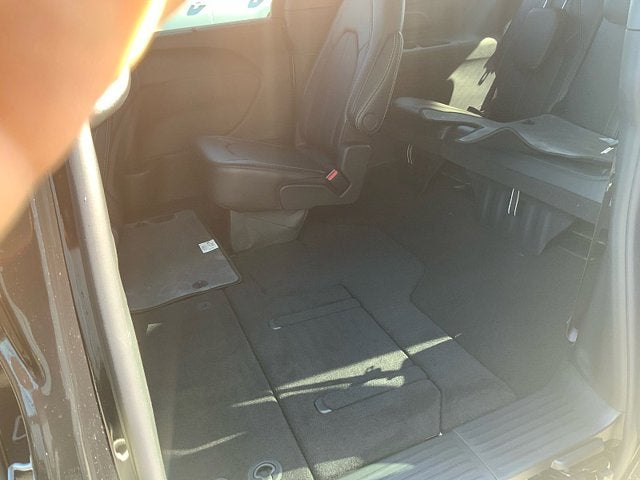 2027 Chrysler Pacifica PACIFICA SELECT AWD