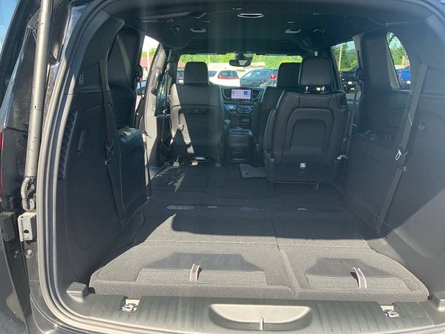 2027 Chrysler Pacifica PACIFICA SELECT AWD