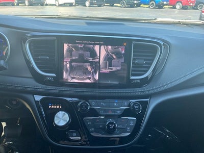 2027 Chrysler Pacifica PACIFICA SELECT AWD