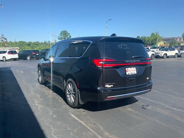 2027 Chrysler Pacifica PACIFICA SELECT AWD