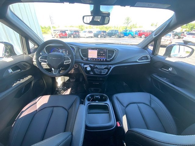 2027 Chrysler Pacifica PACIFICA SELECT AWD