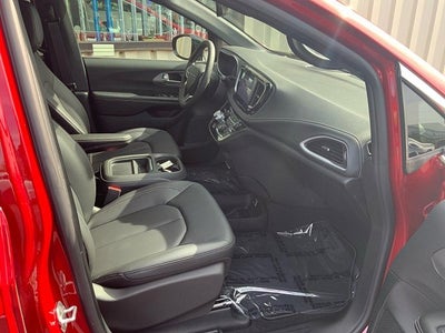 2027 Chrysler Pacifica PACIFICA SELECT AWD