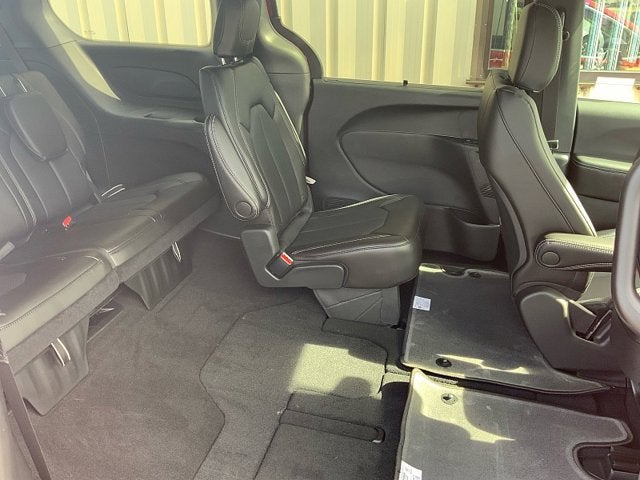 2027 Chrysler Pacifica PACIFICA SELECT AWD
