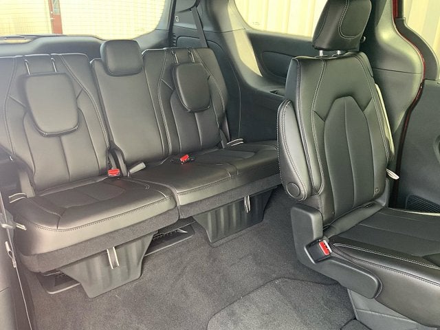 2027 Chrysler Pacifica PACIFICA SELECT AWD