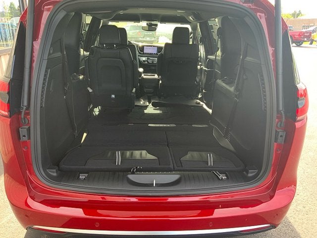 2027 Chrysler Pacifica PACIFICA SELECT AWD