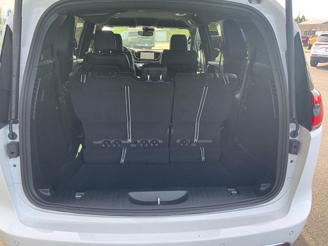 2027 Chrysler Pacifica PACIFICA SELECT AWD