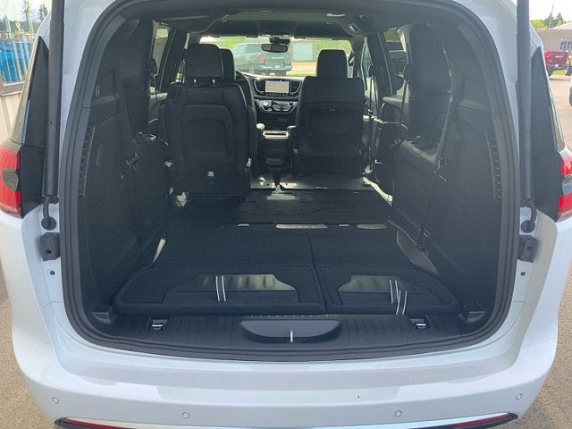 2027 Chrysler Pacifica PACIFICA SELECT AWD