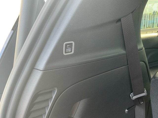 2027 Chrysler Pacifica PACIFICA SELECT AWD
