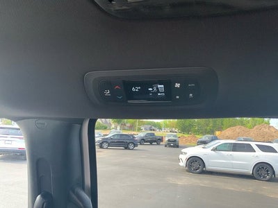2027 Chrysler Pacifica PACIFICA SELECT AWD