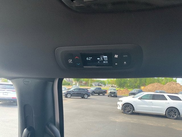 2027 Chrysler Pacifica PACIFICA SELECT AWD