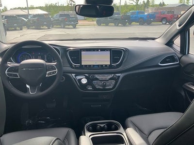 2027 Chrysler Pacifica PACIFICA SELECT AWD