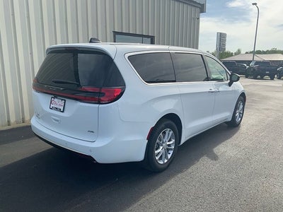 2027 Chrysler Pacifica PACIFICA SELECT AWD