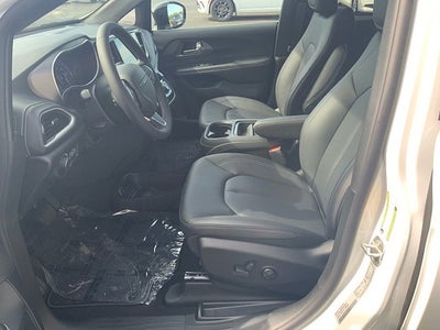 2027 Chrysler Pacifica PACIFICA SELECT AWD