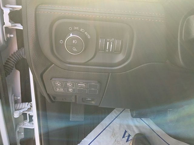 2023 RAM 3500 Limited Longhorn Crew Cab 4x4 8' Box